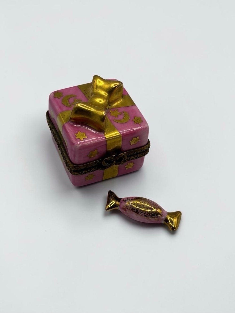 Limoges France Peint Main Pink Present Trinket Box w/ Porcelain Candy